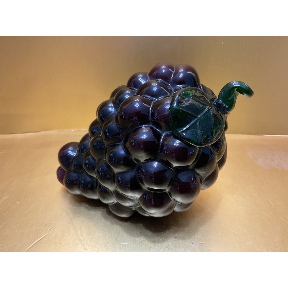 Vintage Amethyst Purple Art Glass Grape Cluster Sculpture with Green Leaf 5in